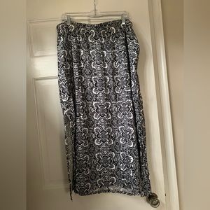 Old Navy NWOT 2x printed maxi skirt